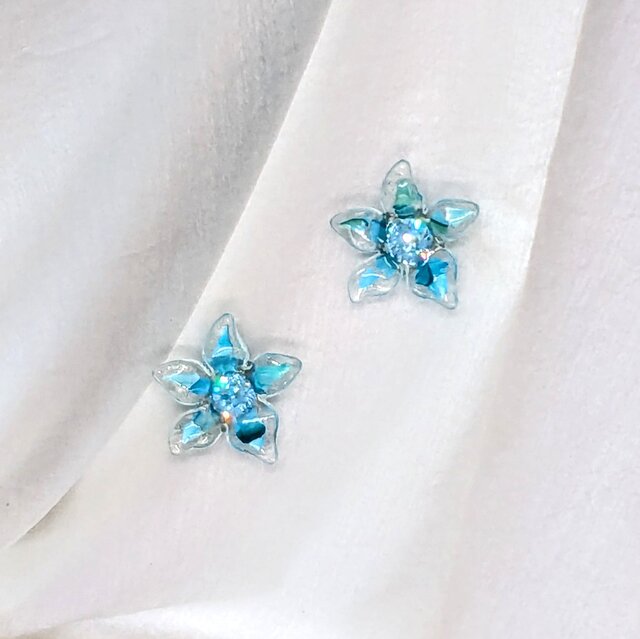 螺鈿とスワロフスキーの花のピアスイヤリング【2205】 | iichi 日々の