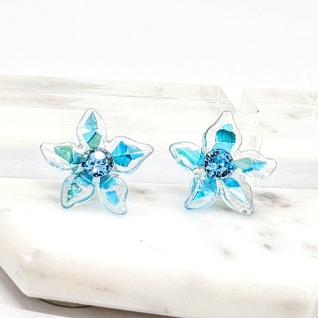 螺鈿とスワロフスキーの花のピアスイヤリング【2205】 | iichi 日々の