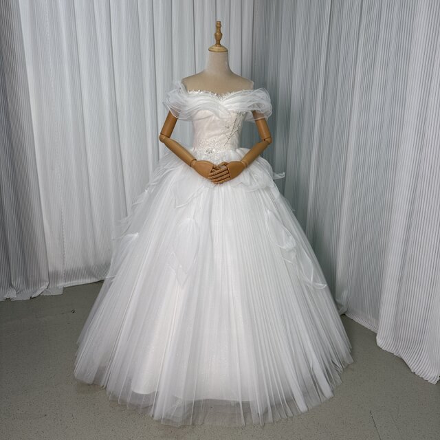 ウエディングドレス オフショルダー 流れる透け花レース キラキラスパンコール フリルドレス 拳式 前撮り