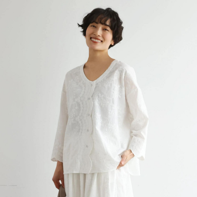 優雅で快適な七分袖レースカーディガン　刺繍コットン100％　ホワイト　250511-1