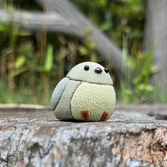 木目込み　ウグイス