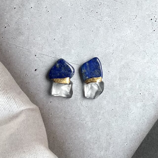 ラピスラズリと水晶の金継ぎピアス／イヤリング《静かな真実》 天然石