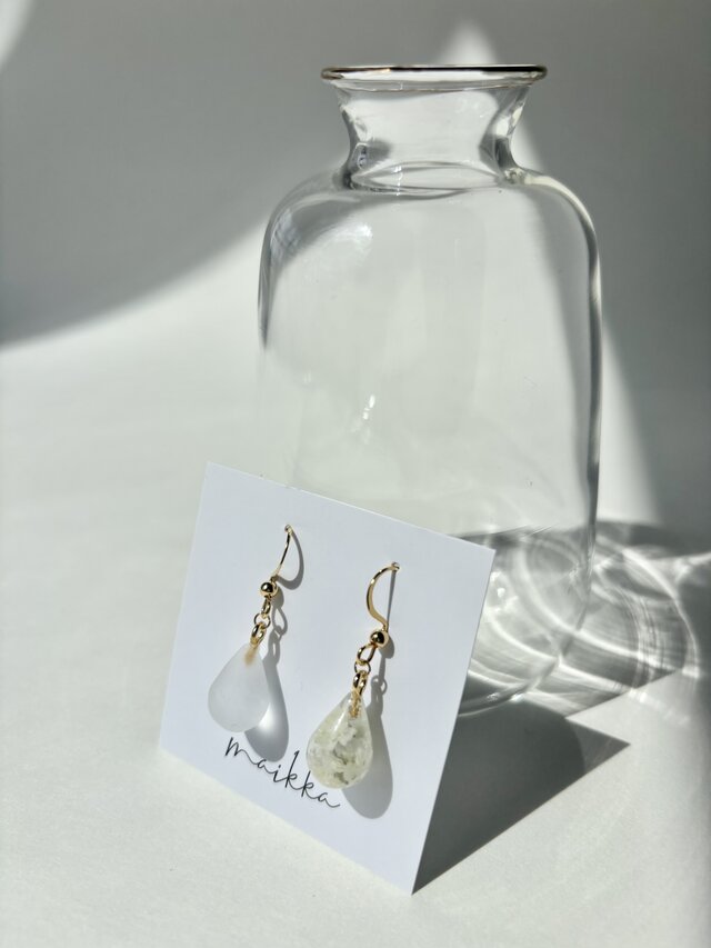 レジンイヤリング 夏 パール ビジュー カラフルオーバル型 レジン