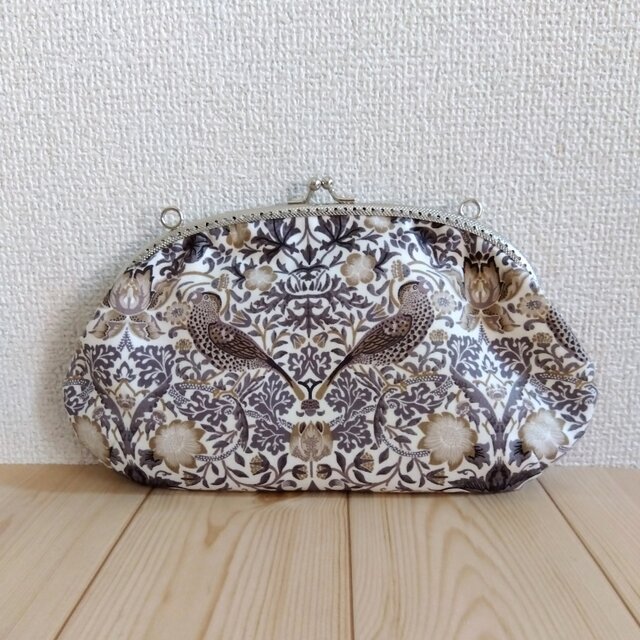 ウィリアムモリス　大きめがま口ポーチ　通帳ケース　20cm口金　いちご泥棒　エクリュベージュ　　242