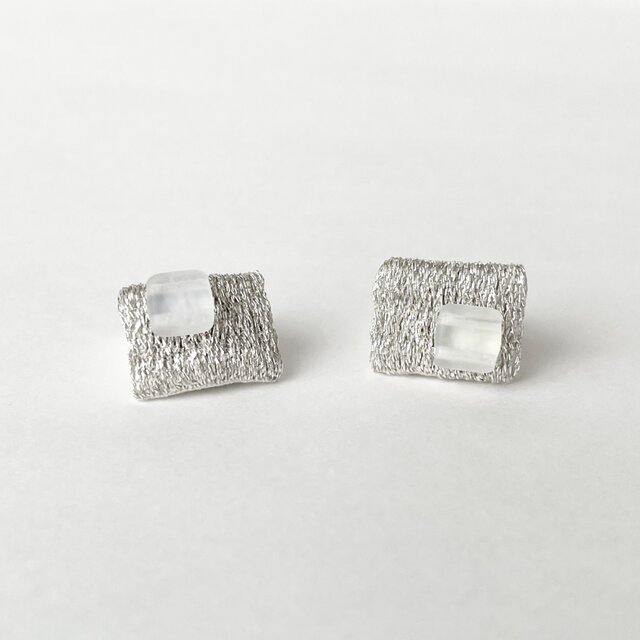 夏新作　シルバー刺繍ピアス　クリア