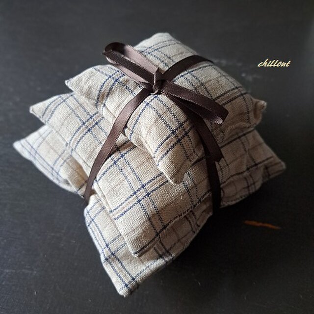 【アロマ】リネンピラミッドサシェ：チャコールリボン【0875】