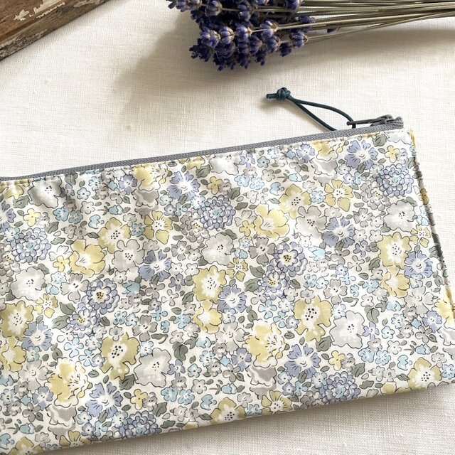 ＊リバティプリント・仕切りつきファスナーポーチ＊ミシェル