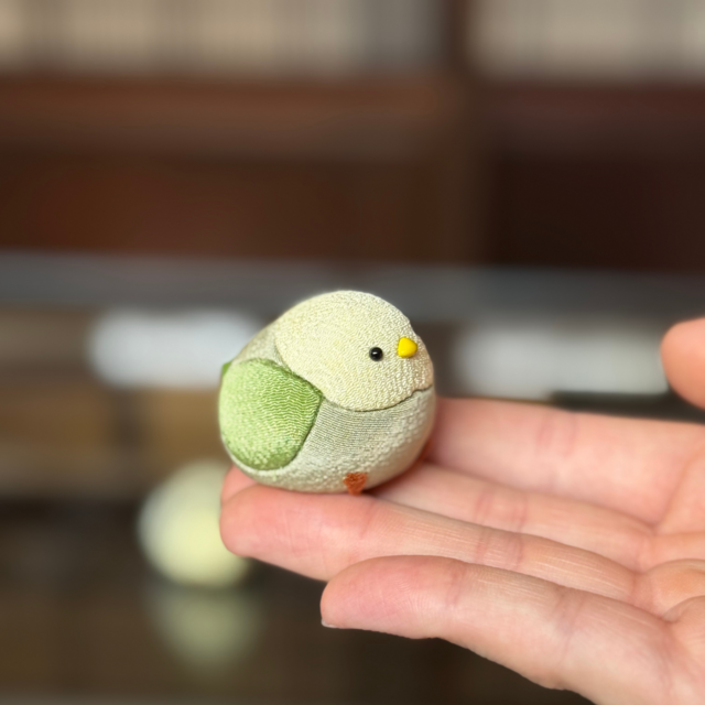 木目込み セキセイインコ（黄緑） | iichi 日々の暮らしを心地よくする