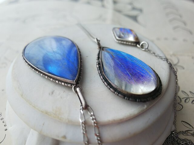 アンティーク／ヴィンテージ　ネックレス　モルフォ蝶 アンティーク モルフォ蝶／Venus & Cupid（約35㎜）Silver