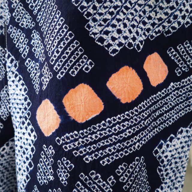 絞り染め浴衣のサロペット（薄い朱の柄・M） 着物リメイク | iichi