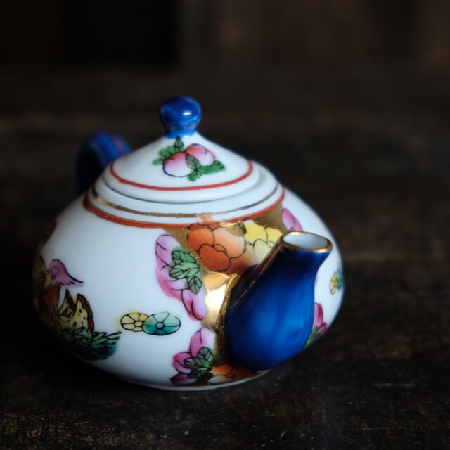 水鳥と桃◇ 未使用品 中国産 色絵金彩小ぶり急須 器 煎茶茶器 チャイナ