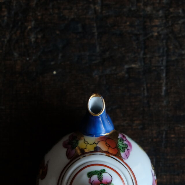 水鳥と桃◇ 未使用品 中国産 色絵金彩小ぶり急須 器 煎茶茶器 チャイナ