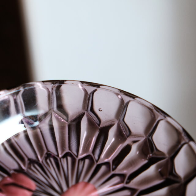 レア‼️ソビエト　アンティーク　ガラスのチェブラーシカ　長期保存 ギザギザで素敵◇昭和中〜後期 プレスガラス四方変形皿 古民家