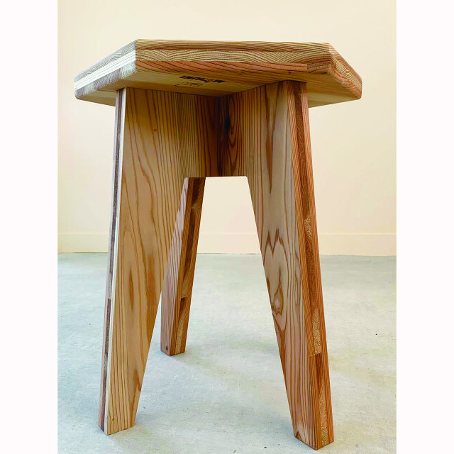 紀州杉材の無垢椅子　(フィット縦型) 紀州杉材の無垢椅子 (フィット縦型) 紀州杉材の無垢椅子(フィット