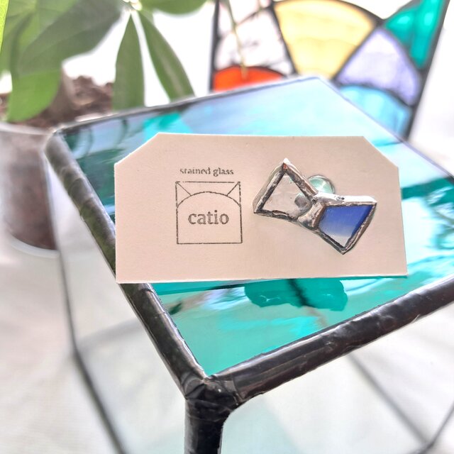 petit ribbon earring/ ice blue