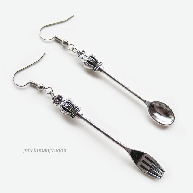 王冠フォーク&スプーンピアス【イヤリング変更可】