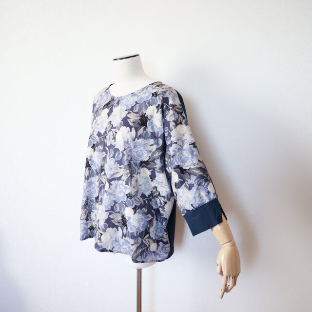 リバティ　ポルカドットのゆったりブラウス　