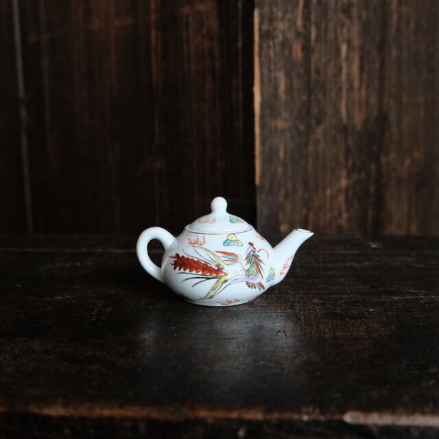 骨董　小さな急須　金の線描き鳳凰 アートな絵柄　蓋が可愛い！ 骨董 小さな急須 金の線描き鳳凰 アートな絵柄 蓋が可愛い！ 骨董