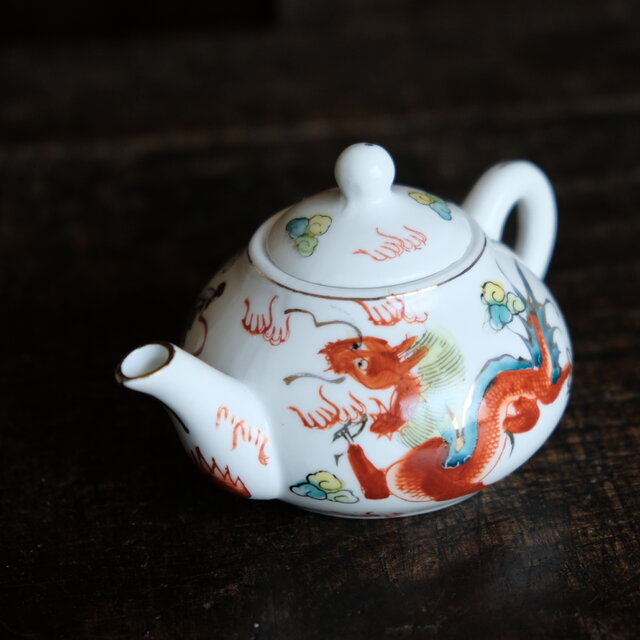 龍と鳳凰◇雲も可愛い。中国産 色絵金彩小ぶり急須 煎茶茶器
