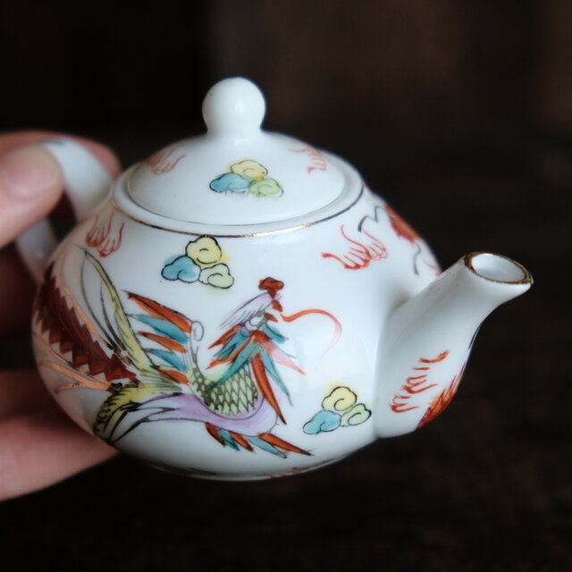 龍と鳳凰◇雲も可愛い。中国産 色絵金彩小ぶり急須 煎茶茶器