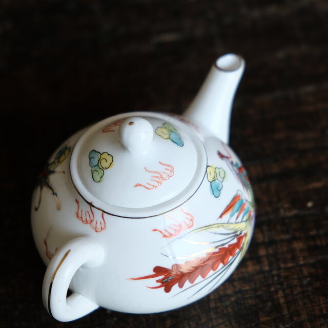 龍と鳳凰◇雲も可愛い。中国産 色絵金彩小ぶり急須 煎茶茶器