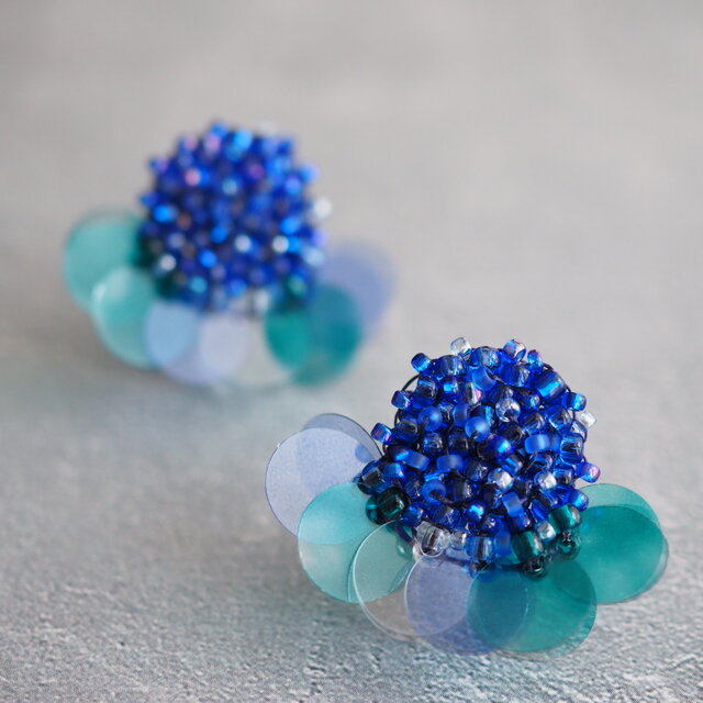 Beadspan round 粒々 』（紫陽花・ブルー）イヤリング/ピアス【受注