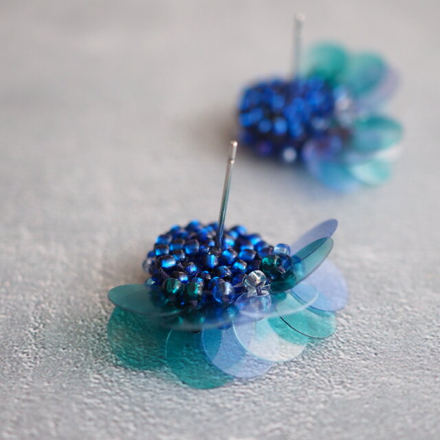 Beadspan round 粒々 』（紫陽花・ブルー）イヤリング/ピアス【受注