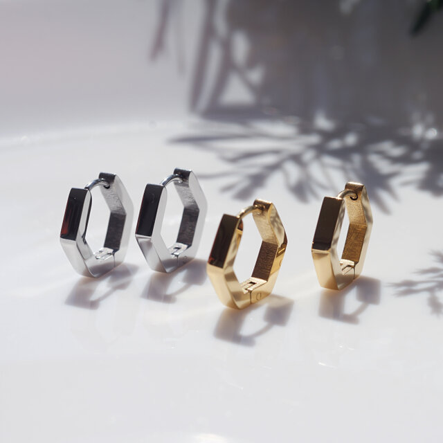 ハニカムピアス★サージカルステンレスのフープピアス　～Silver/Gold