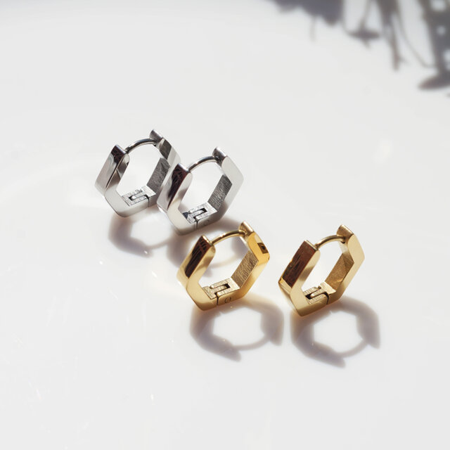 ハニカムピアス☆サージカルステンレスのフープピアス ～Silver