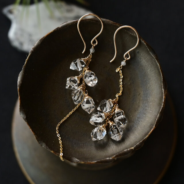 ハーキマーダイヤのアシンメトリーピアス・イヤリング変更可