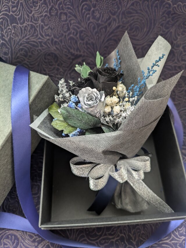 プリザーブドフラワー黒薔薇の魔法発動中シリーズ／ミニ黒薔薇と