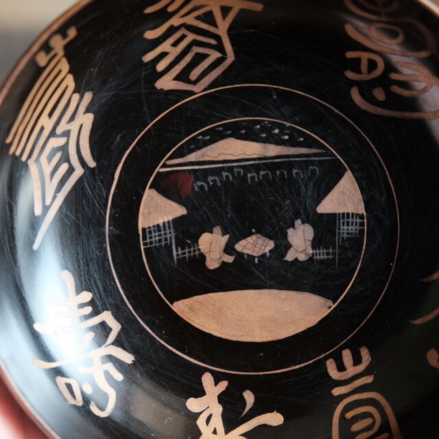 滲み出る古美術感◇漢字と人物と風景。時代物漆芸蒔絵深皿 漆器 骨董