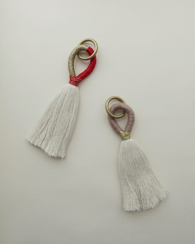 [think] tassel/keychain