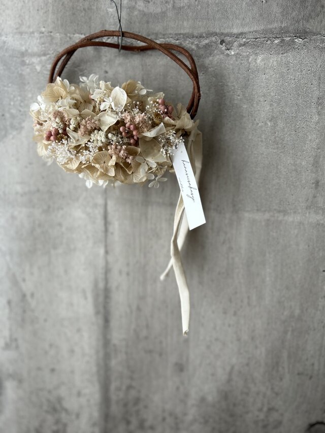 W25013  ベージュカラーのアジサイリース