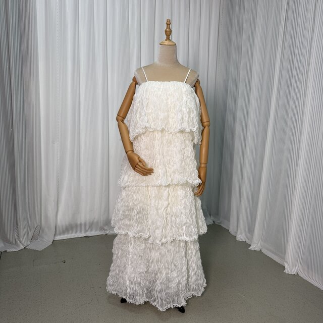 ウェディングドレス アイボリー 柔らかく重ねたチュールスカート 流れる透け花レース キャミソール ロング 花嫁