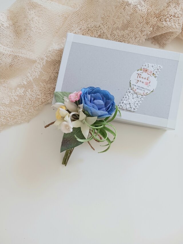 染め布花＊青いミニ薔薇の花束コサージュ