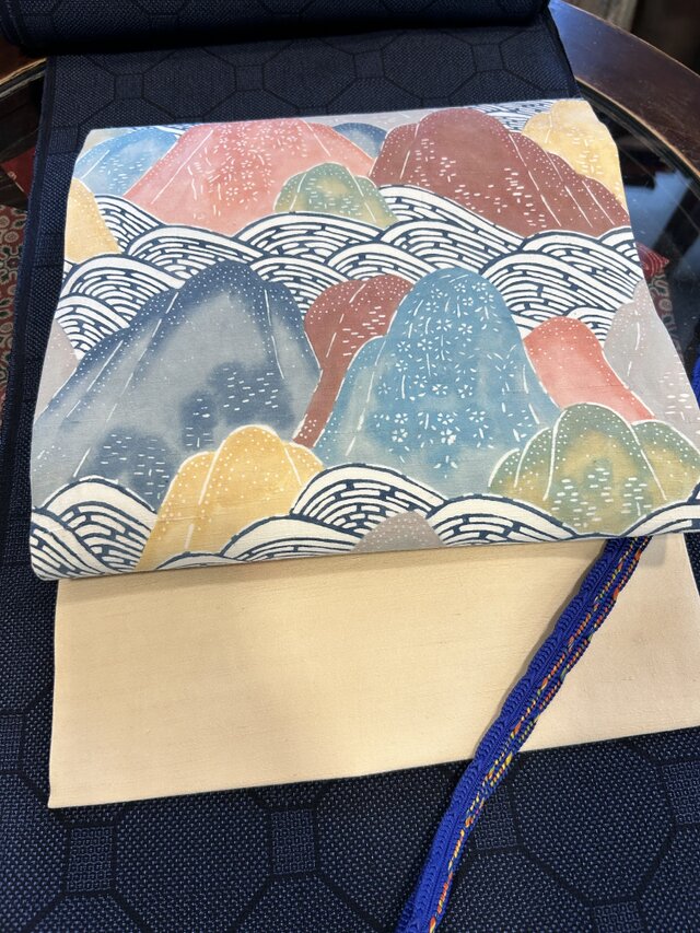 高級　正絹　洒落帯　名古屋帯　アンティーク　紅型　山脈　遠山文　型染　239 高級 正絹 洒落帯 名古屋帯 アンティーク 紅型 山脈 遠山文 型染
