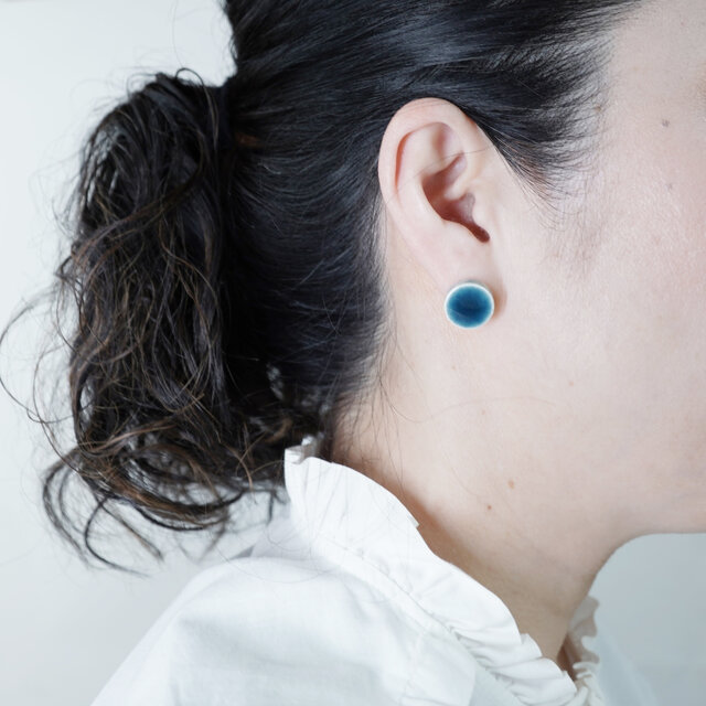 美濃焼・紫陽花カラー】丸型ピアス／イヤリング〈小タイプ・裏面レザー