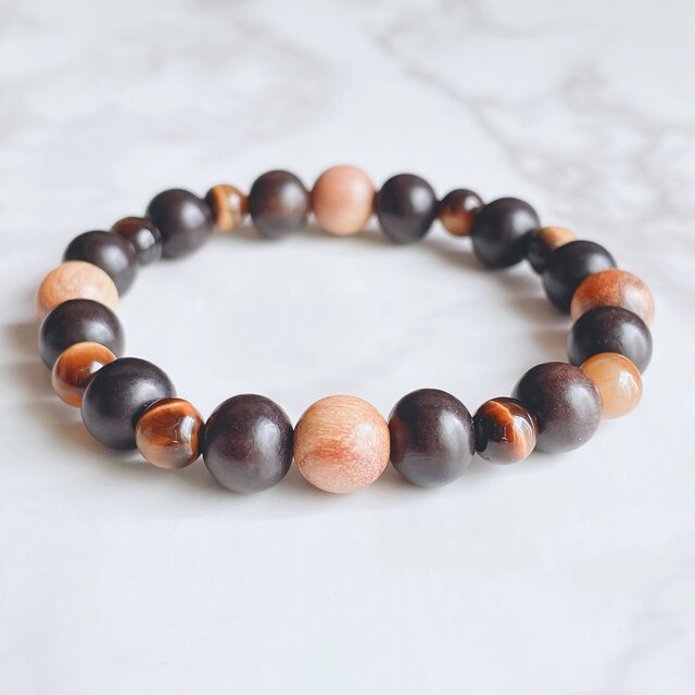 【希少】パロサント　香木　ブレスレット 天然香木 再販6点以上】香りがするパロサント（香木）希少！厄を払い 運気