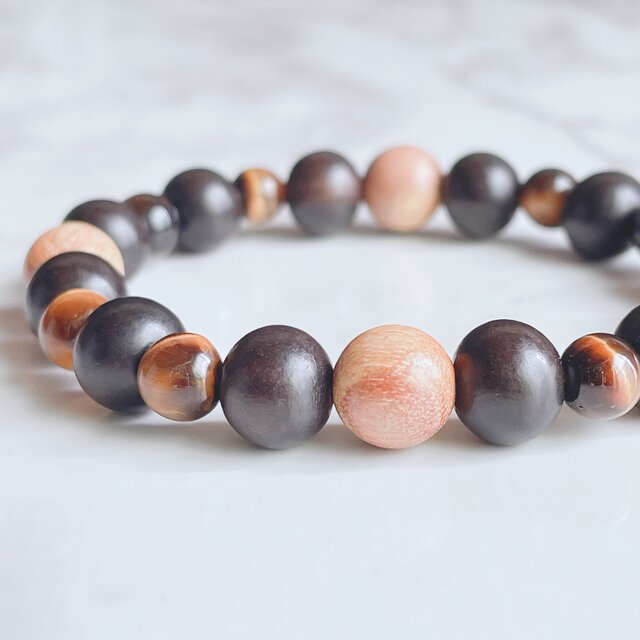 【希少】パロサント　香木　ブレスレット 天然香木 再販6点以上】香りがするパロサント（香木）希少！厄を払い 運気