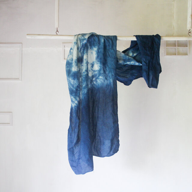 草木のcotton shawl / 藍染め変化
