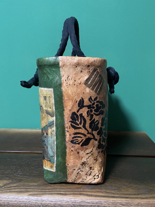 一閑張り　一閑張りバッグ　古文書　和紙　正絹浜縮緬　金彩箔　大正　着物　花絵柄 一閑張り 一閑張りバッグ 一貫張り 着物 古文書 和紙 帯 正絹 花