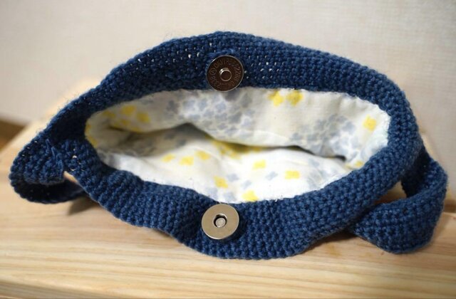 手編みのベルトとオーダーポーチ オーダーOK】デイジーモチーフのサコッシュ ハンドメイド かぎ