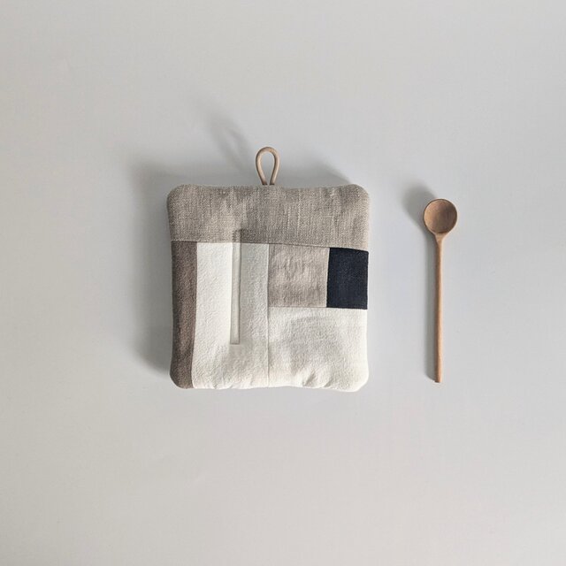 リネンのポットマット　しかく/黒　ナチュラル　パッチワーク