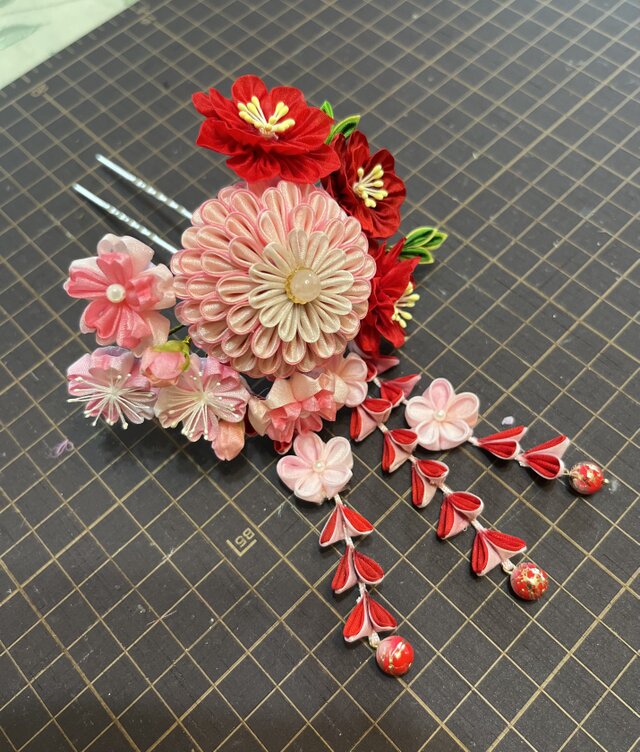 受注制作 つまみ細工七五三髪飾り 「初花こよみ」 | iichi 日々の