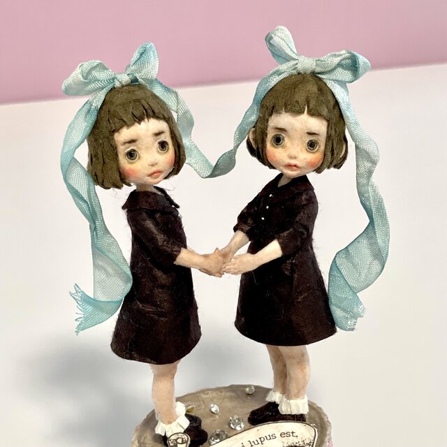 和紙人形『homo homini lupus est. ー わたしたちはやさしくない