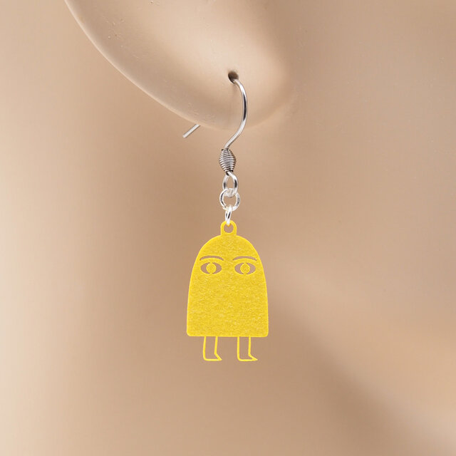 メジェド神 Ω 耳もココロも軽やかに Ω ピアス Ω イヤリング | iichi