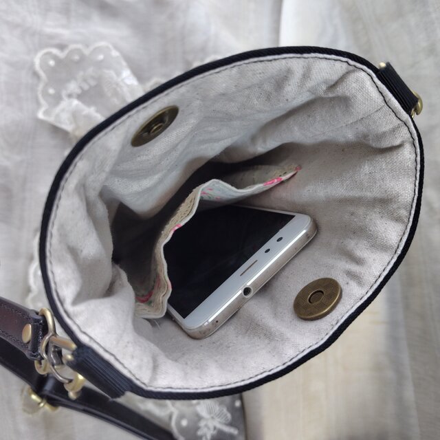 手刺繍 ショルダー バッグ 黒 | iichi 日々の暮らしを心地よくする