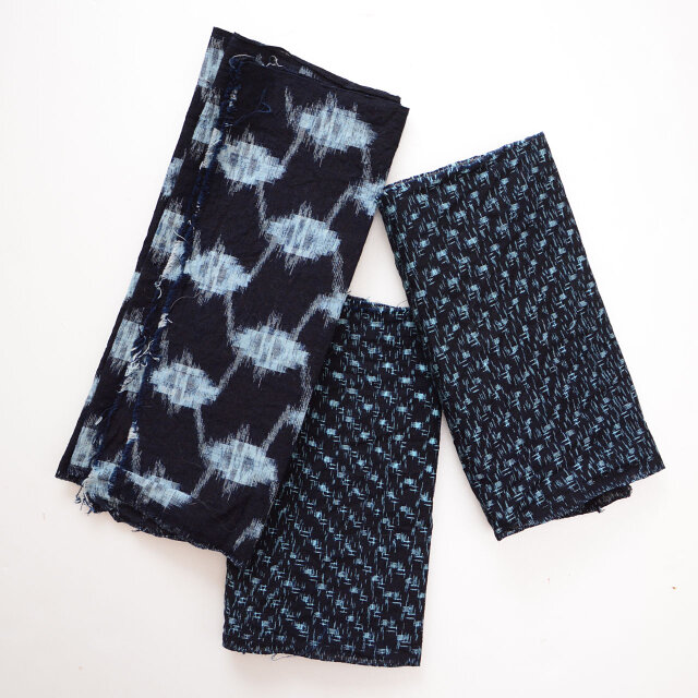 藍染絣 木綿古布の端切れセット（大1枚＋小2枚）リメイク・ハンドメイド用 B20