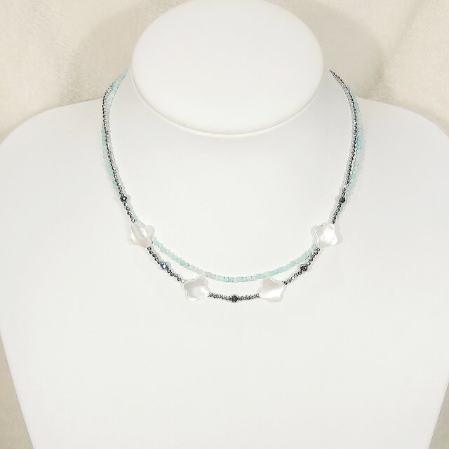 貝パーツ（マザーオブパール）とアマゾナイト、ヘマタイト、テラヘルツの2連ネックレス（マグネット、白蝶貝、多面カット）
